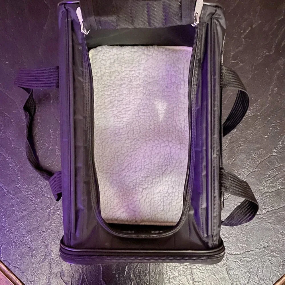 Black Sherpa Pet Carrier (Medium)